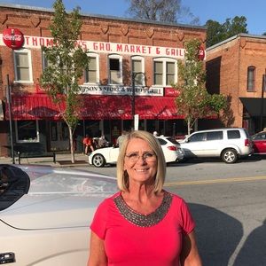 Meet your Posher, Selina